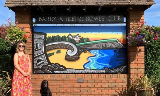 New Mural Brings Colour to Barry Athletic Bowls Club